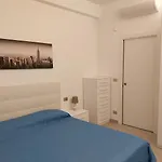 Bilocale Moderno In Centro Citta' 아파트