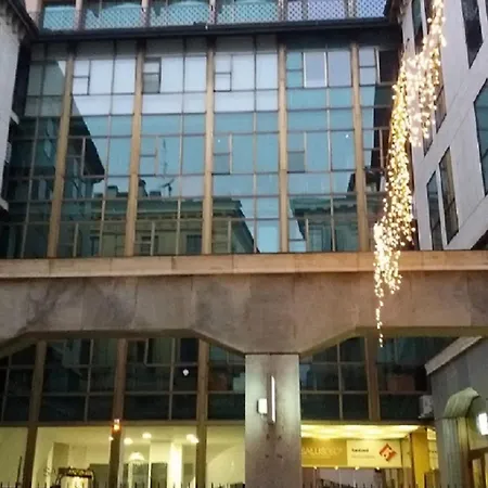 Bilocale Moderno In Centro Citta' * Turijn