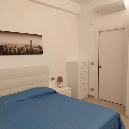Bilocale Moderno In Centro Citta' Apartamento