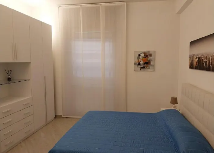 Apartment Bilocale Moderno In Centro Citta'
