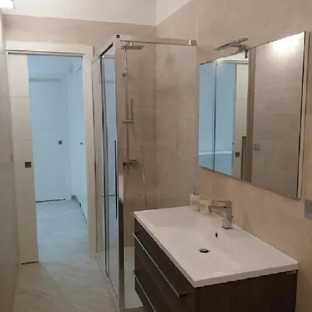 Apartment Bilocale Moderno In Centro Citta' *