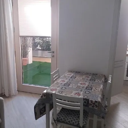 Bilocale Moderno In Centro Citta' Apartment